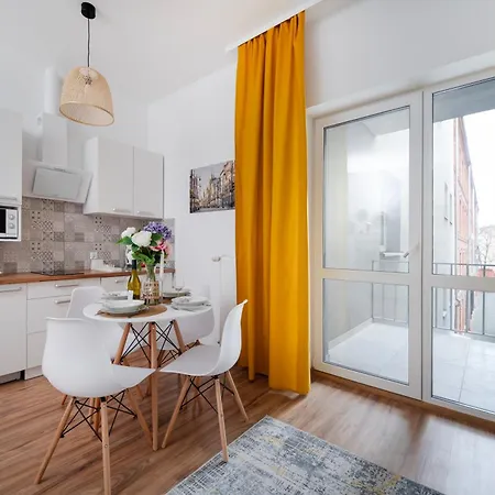 Apartment Sunshine Wolczanska 53 - By Rentujemy