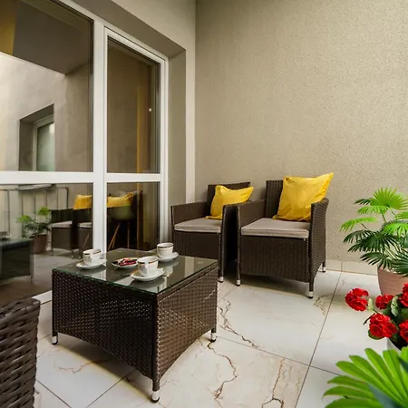 Sunshine Wolczanska 53 With Parking - By Rentujemy