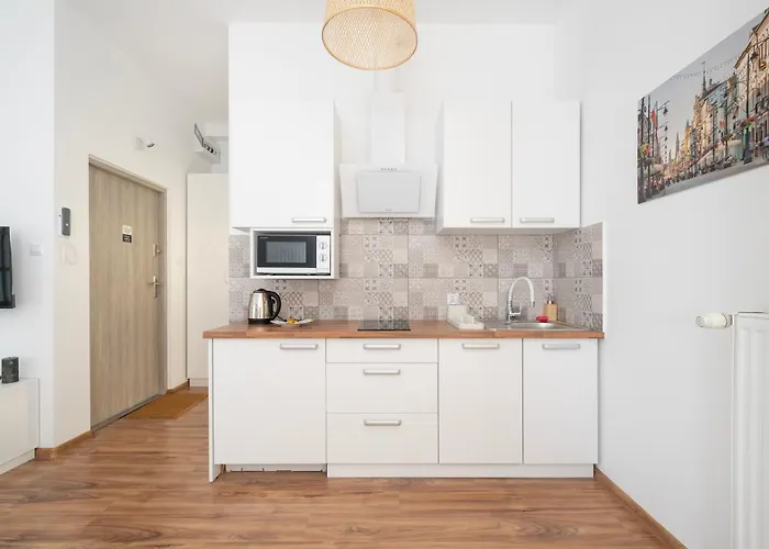 Sunshine Wolczanska 53 With Parking - By Rentujemy