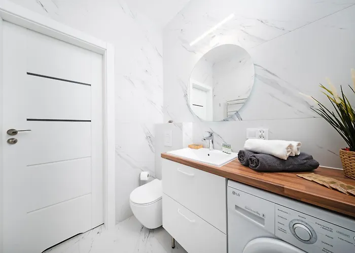 Sunshine Wolczanska 53 With Parking - By Rentujemy Lejlighed *