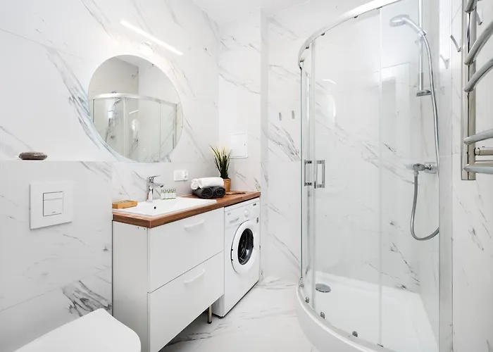 Sunshine Wolczanska 53 With Parking - By Rentujemy